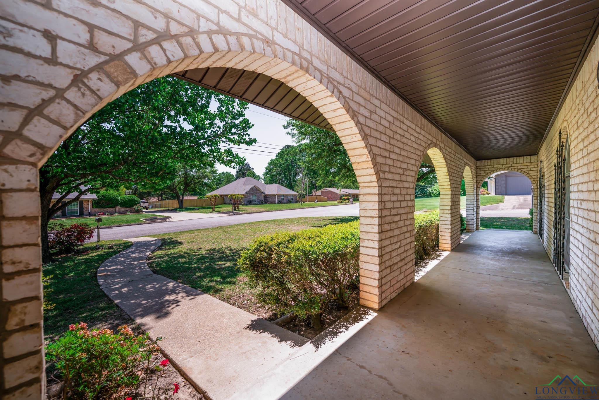 107 Tulip St, White Oak, Texas image 8
