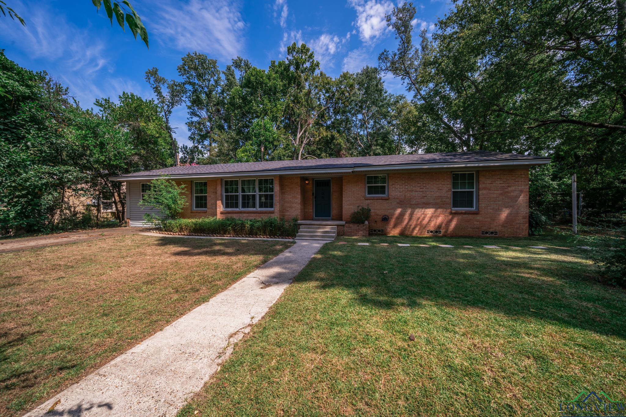 106 Carson St, Marshall, Texas image 2