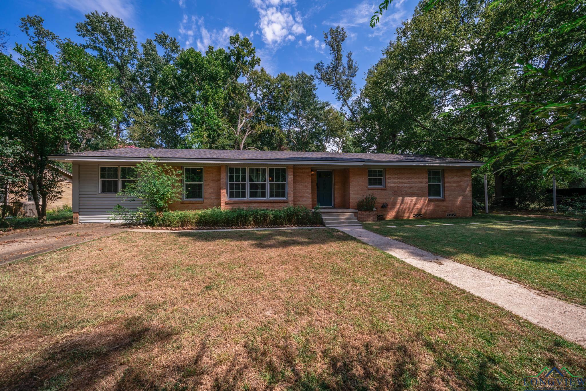 106 Carson St, Marshall, Texas image 1