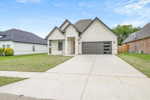 Homes For Sale - 1868 Meadowview<br/> Canton, TX 75103