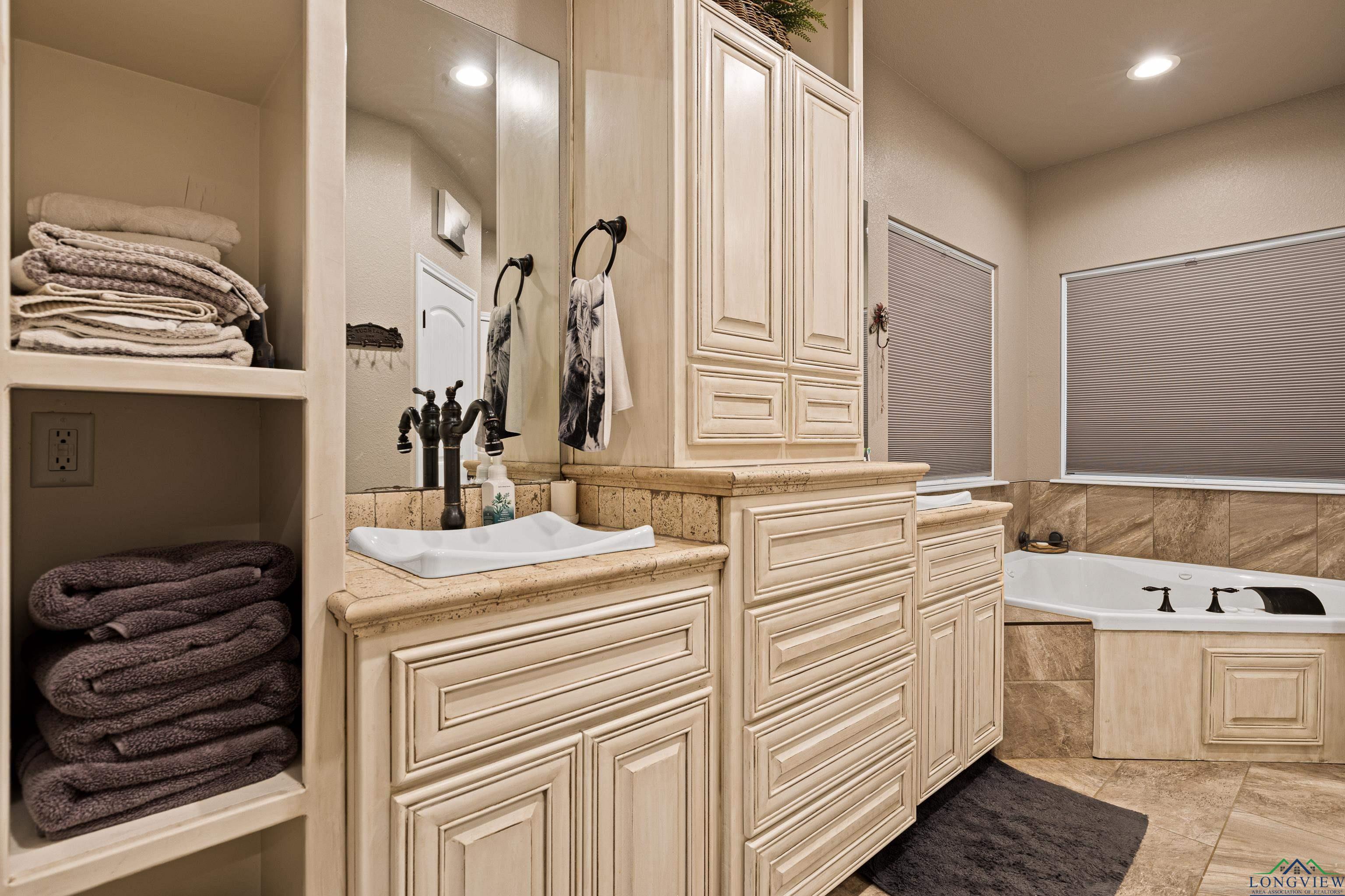 10586 Petunia Rd, Ore City, Texas image 22