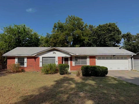 Homes For Sale - 8041 Red Rock Dr<br/> Tyler, TX 75706