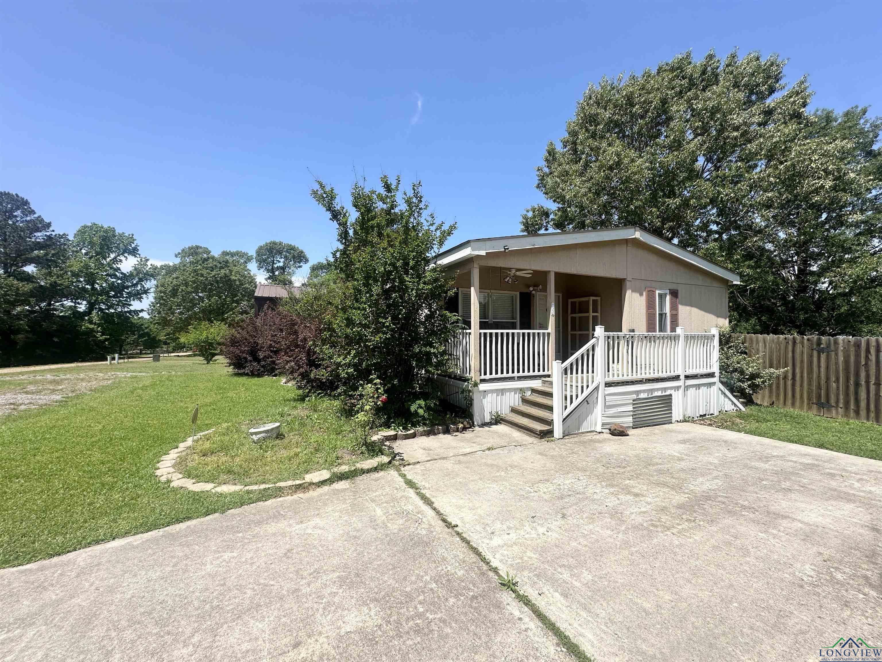 112 Springridge Lane, Texarkana, Texas image 2