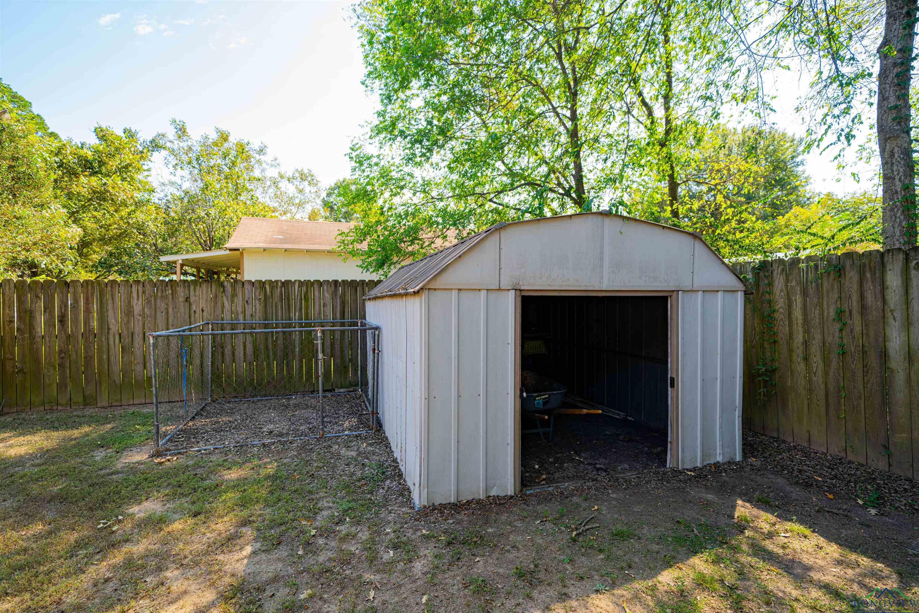 2712 S Stone Road With Guesthouse Circle, Kilgore, Texas image 39