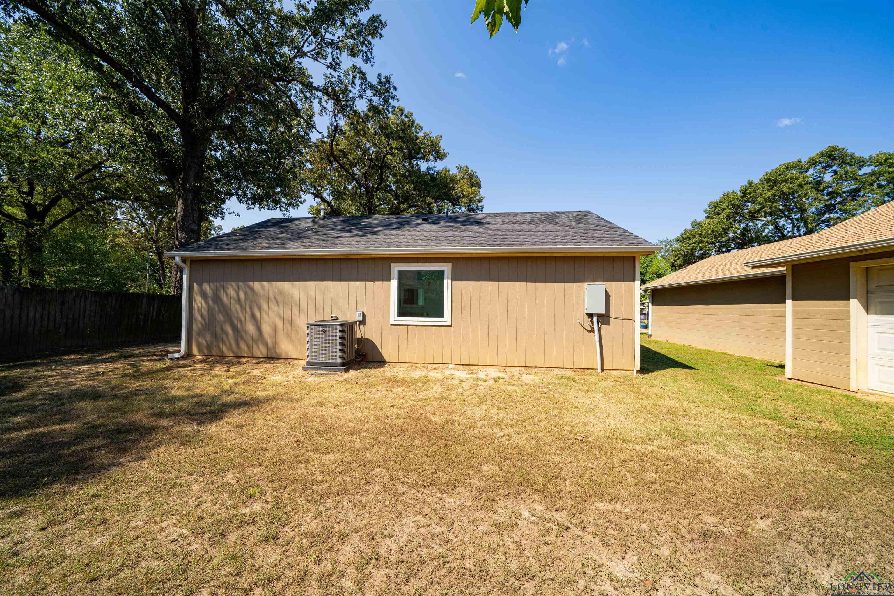 2712 S Stone Road With Guesthouse Circle, Kilgore, Texas image 40