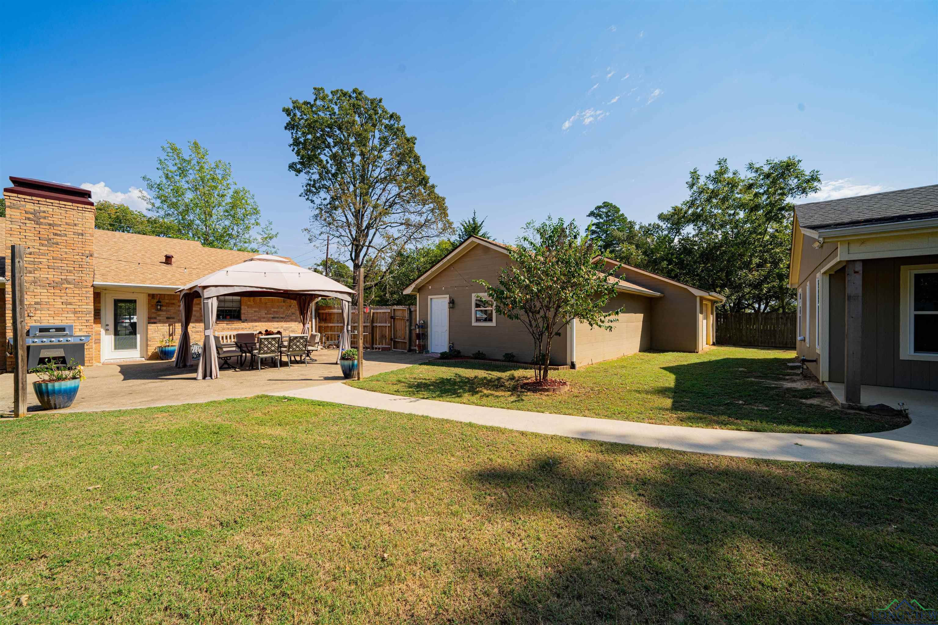 2712 S Stone Road With Guesthouse Circle, Kilgore, Texas image 25