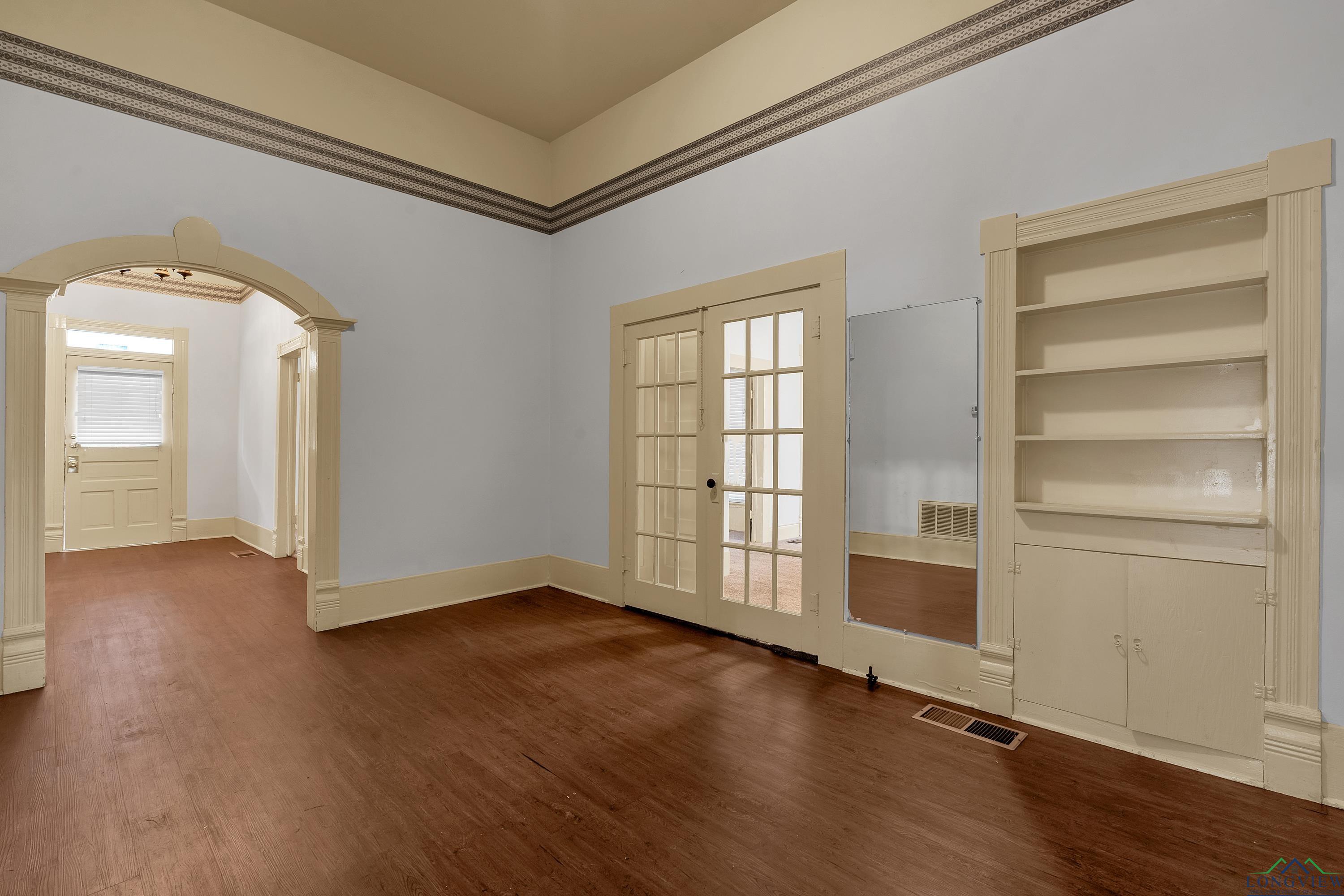 409 N Main St, Gladewater, Texas image 11