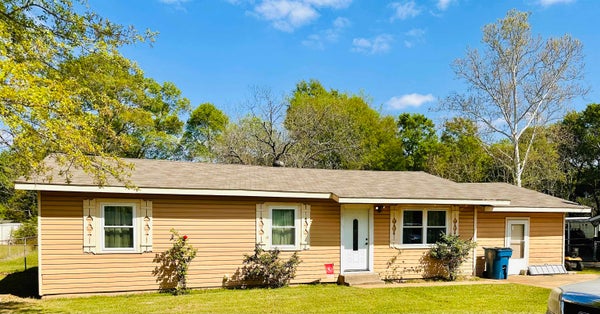 610 N WHITE OAK RD, WHITE OAK, TX 75693 - Image a39b96fa46a933a3b90dea42f7ca5e39/1171161945