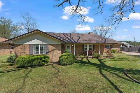 Homes For Sale - 1207 S Evenside<br/> Rusk County, Henderson, TX 75652