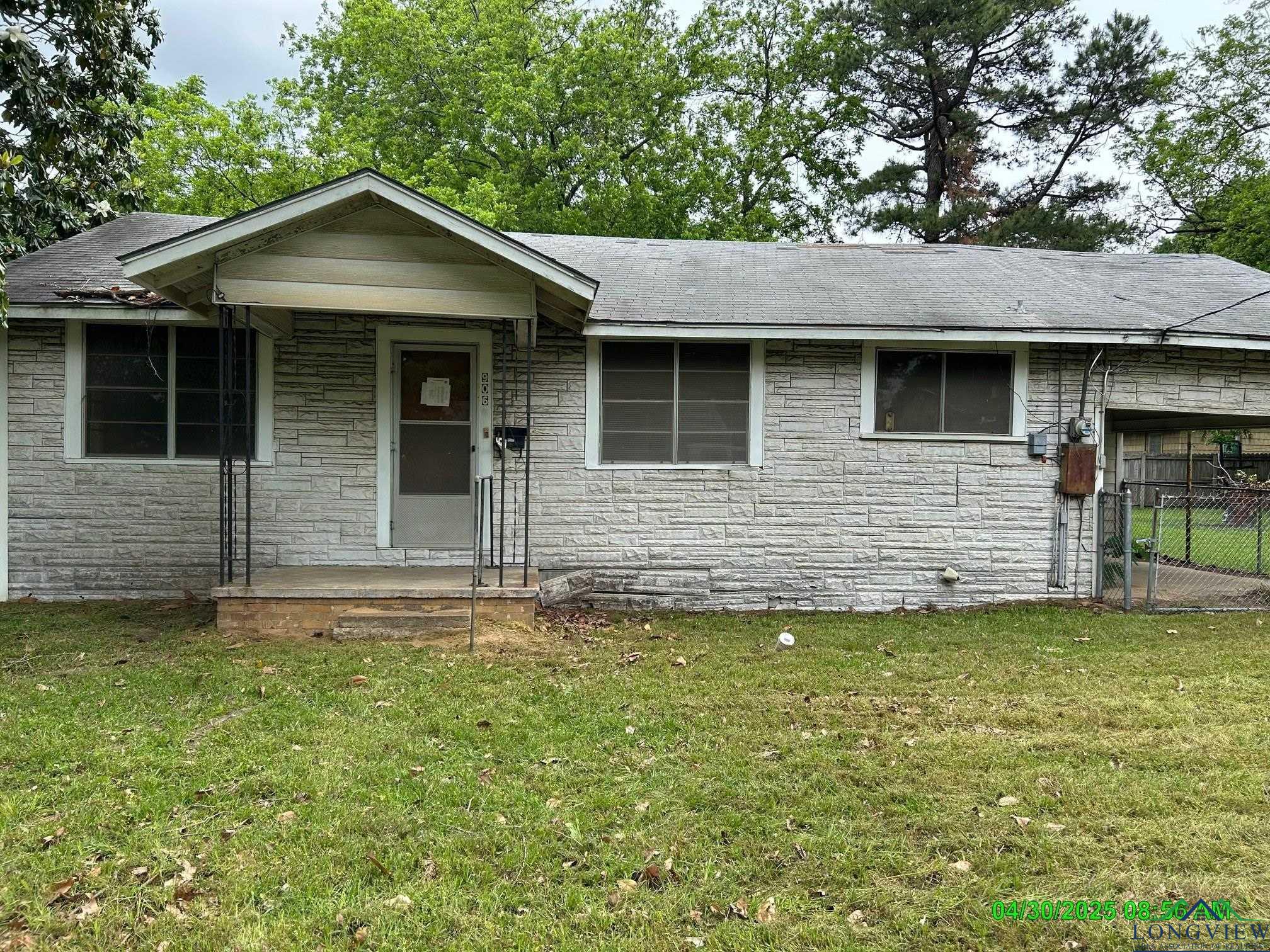 906 W 11th St, Mount Pleasant, Texas image 3