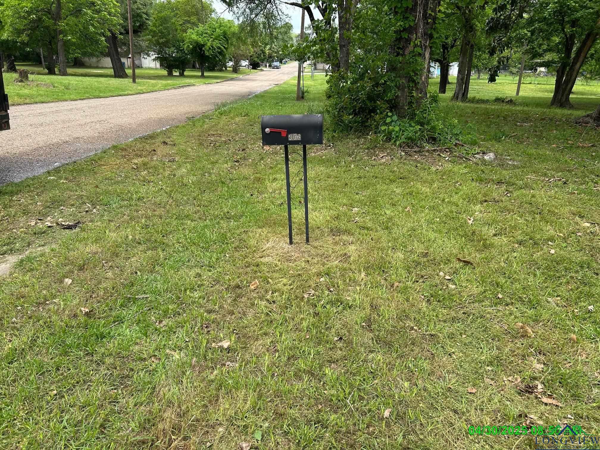 906 W 11th St, Mount Pleasant, Texas image 2