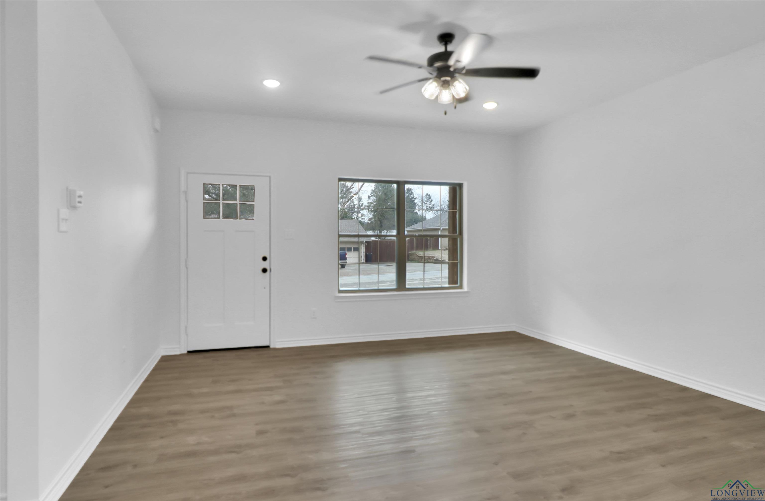 1508 Woodway Ln, Gilmer, Texas image 4