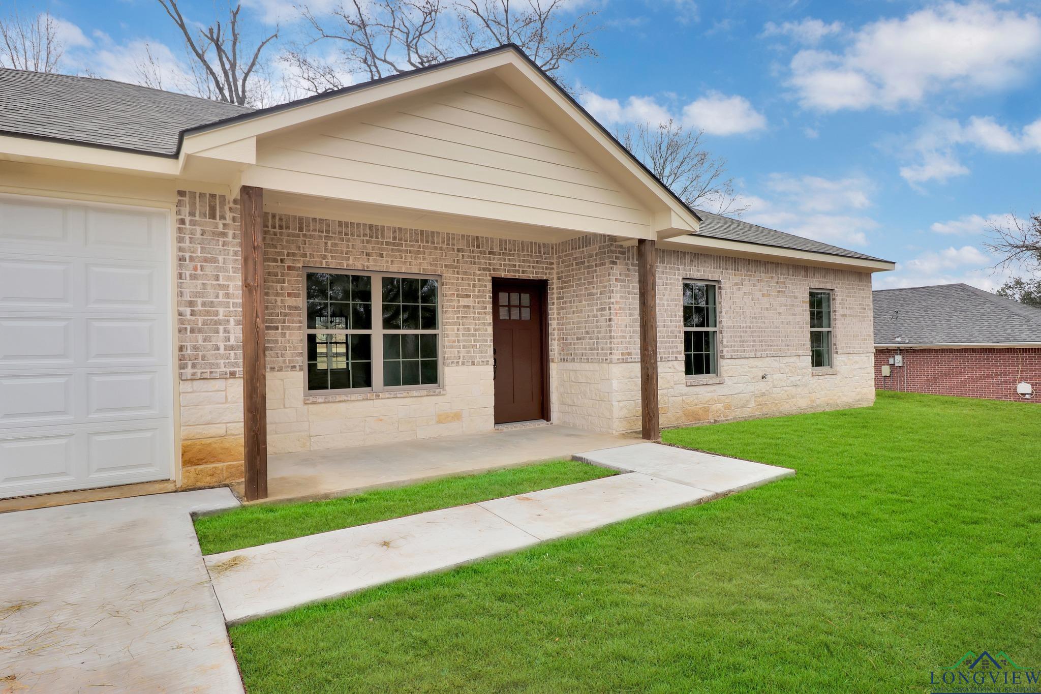1508 Woodway Ln, Gilmer, Texas image 2