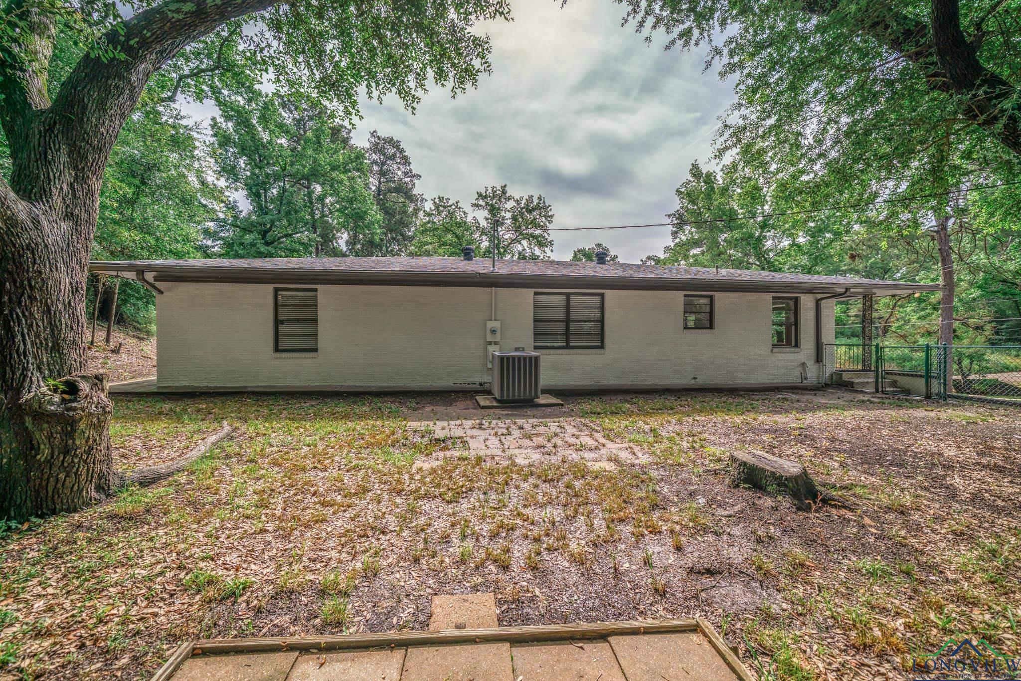 601 Wood St, Gladewater, Texas image 42