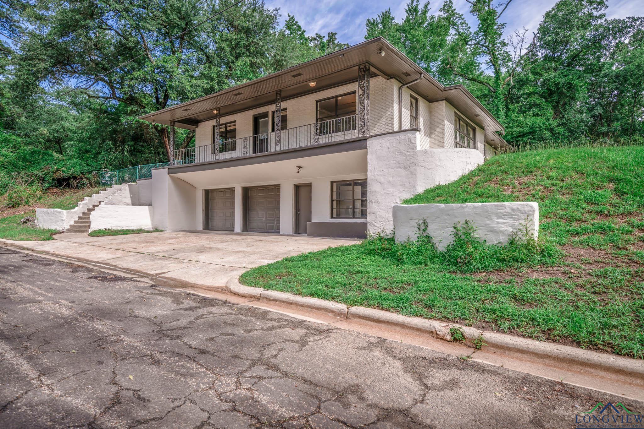 601 Wood St, Gladewater, Texas image 2