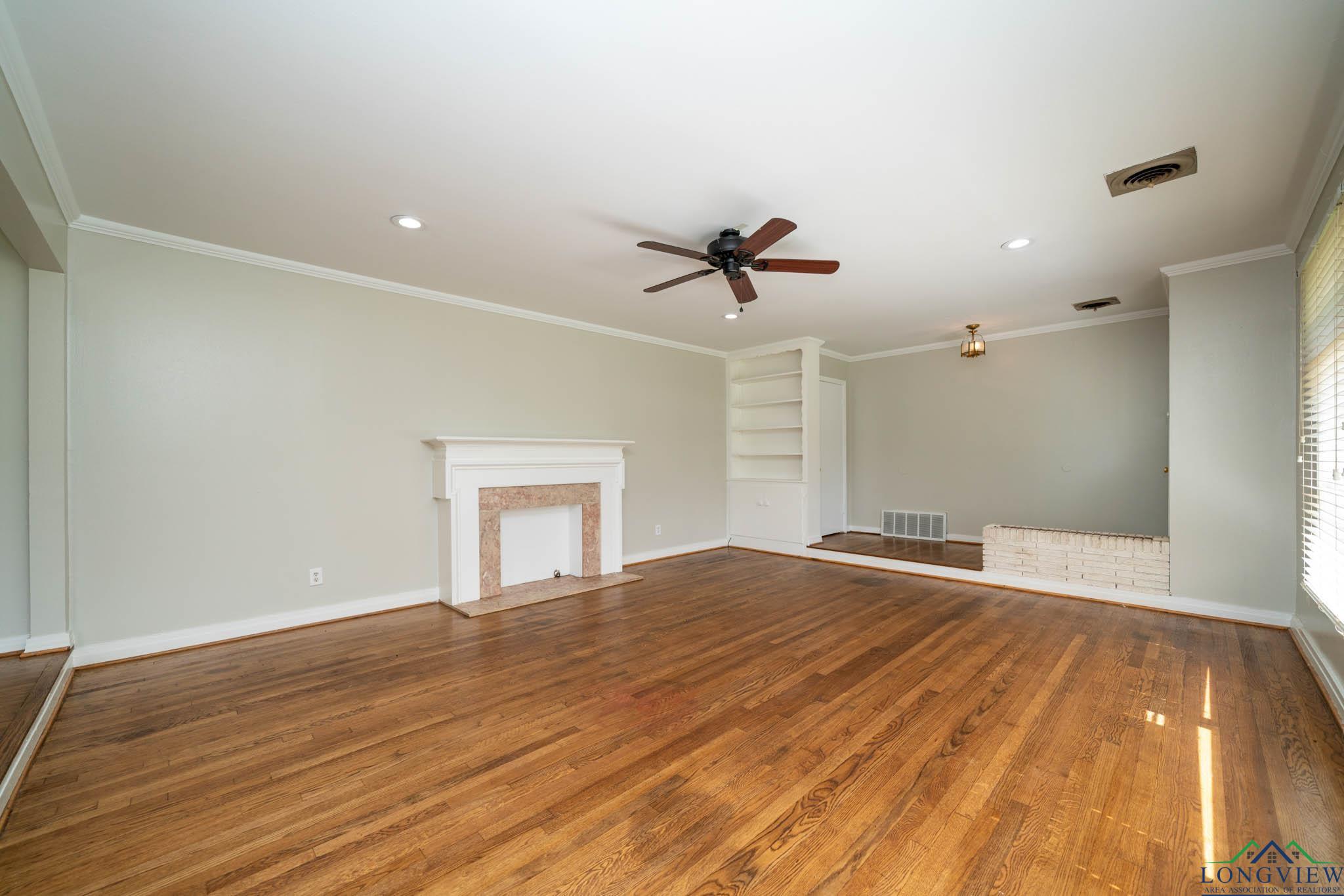 601 Wood St, Gladewater, Texas image 5