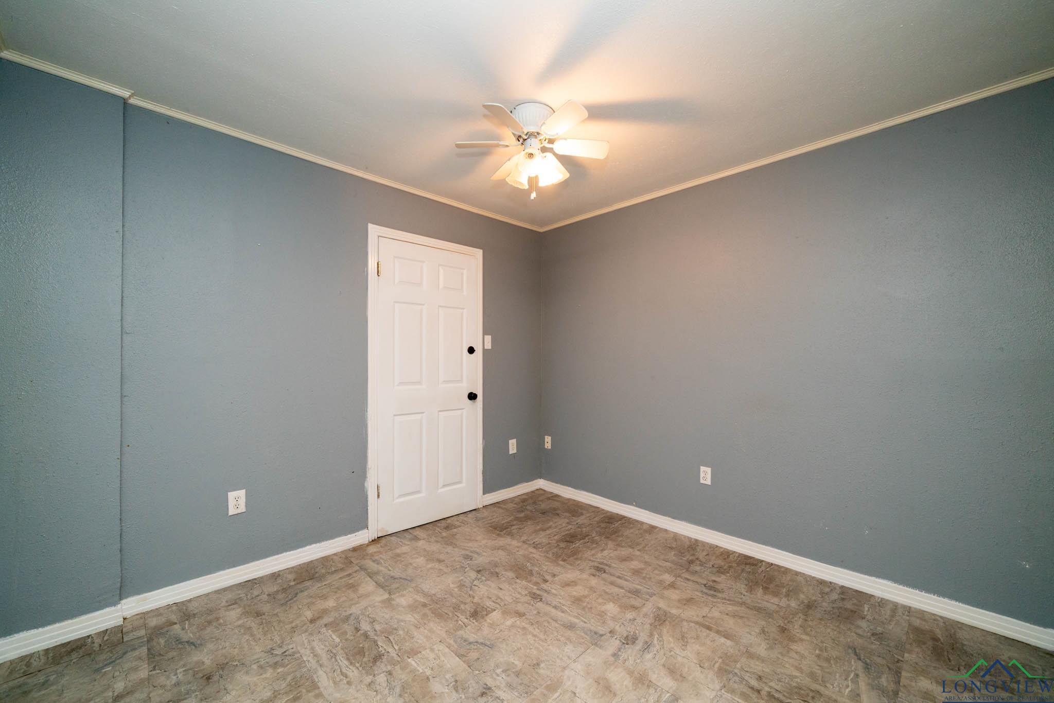 601 Wood St, Gladewater, Texas image 32