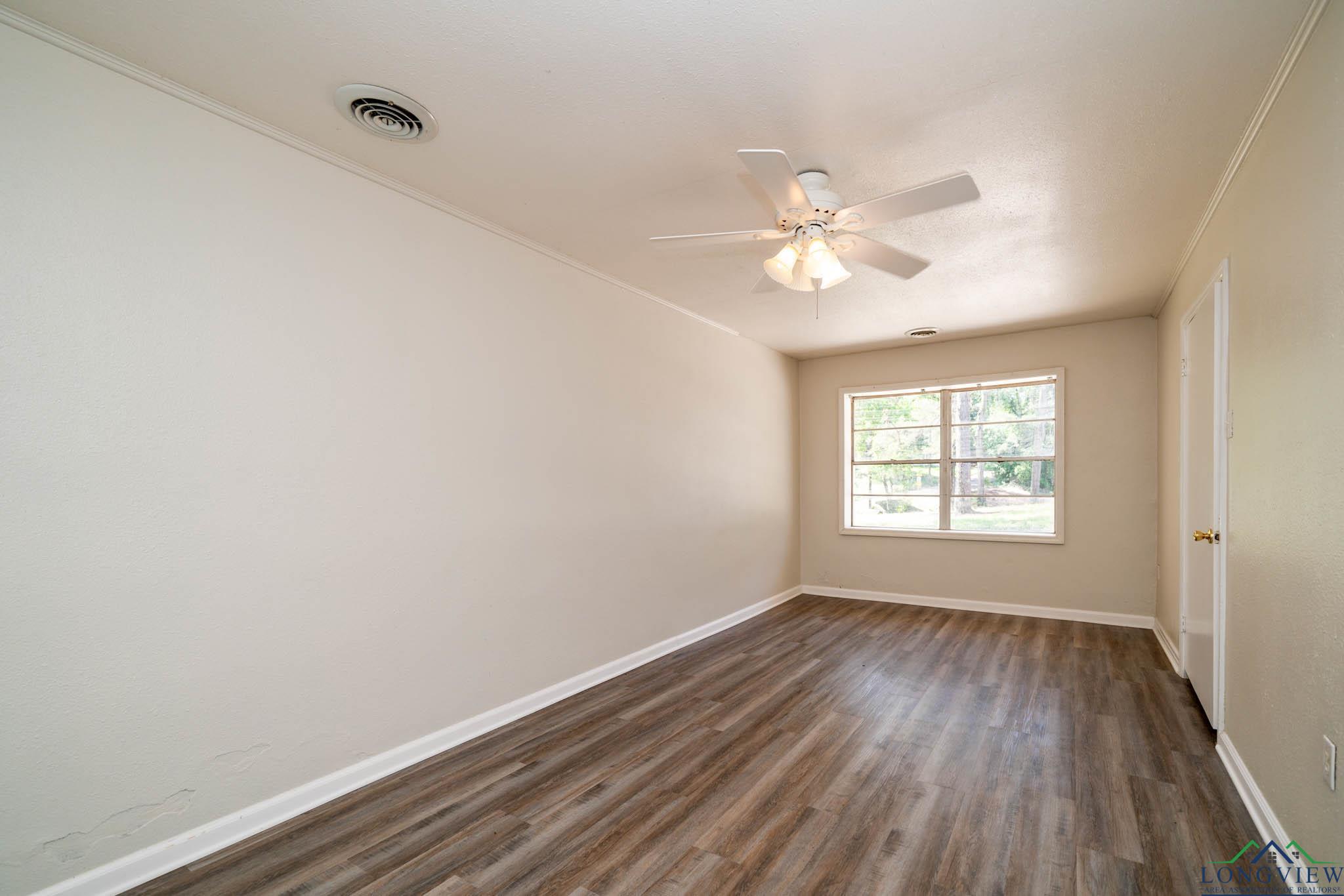601 Wood St, Gladewater, Texas image 29