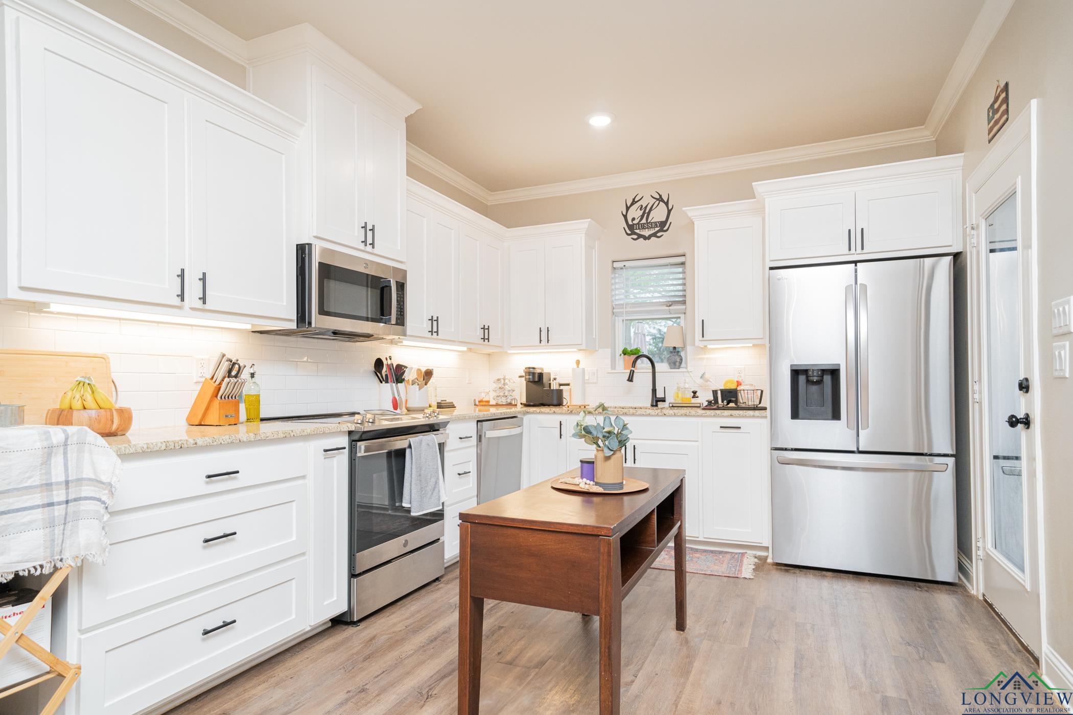 19316 Cedarpark Place, Lindale, Texas image 2