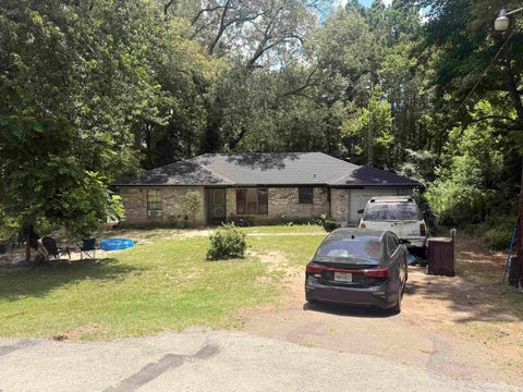 Homes For Sale - 14110 Creekview Circle<br/> Smith County, Tyler, TX 75707