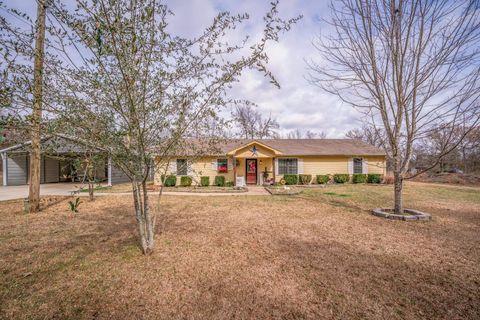 Homes For Sale - 210 E Whatley Rd<br/> White Oak, TX 75693