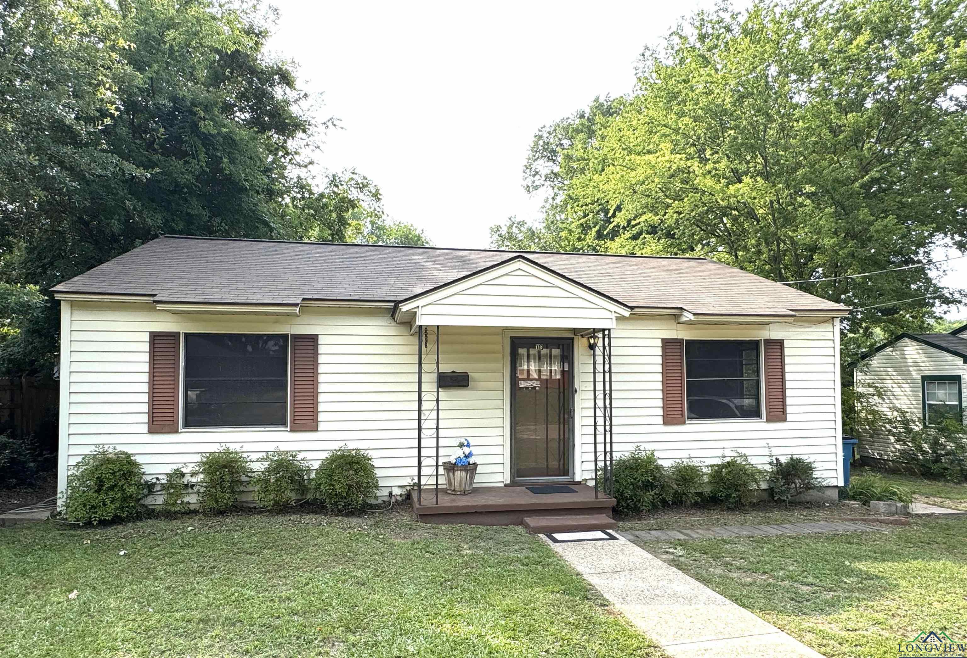 713 Martha Dr, Gladewater, Texas image 1