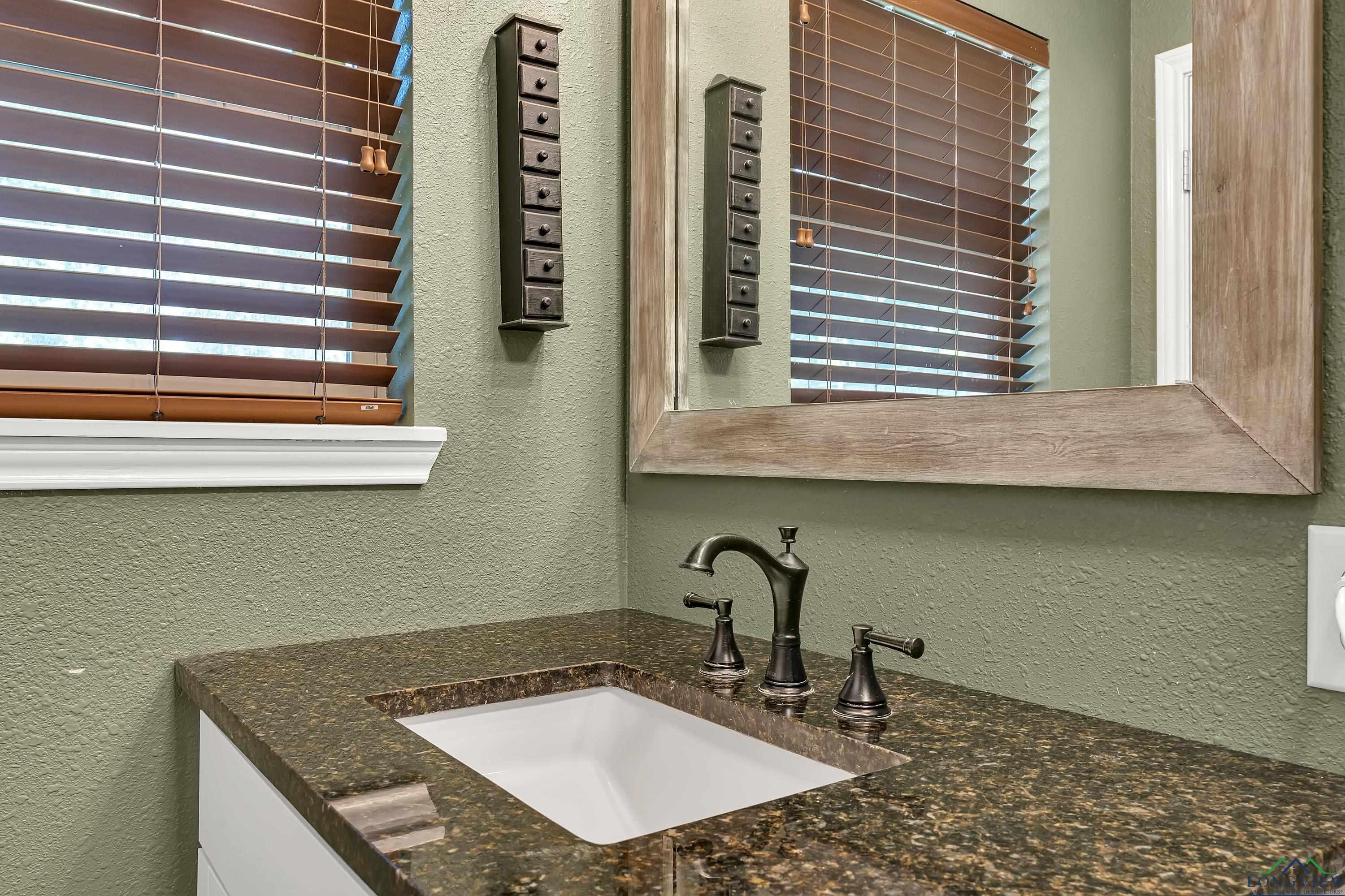 1907 Mary Jane Dr, Longview, Texas image 27