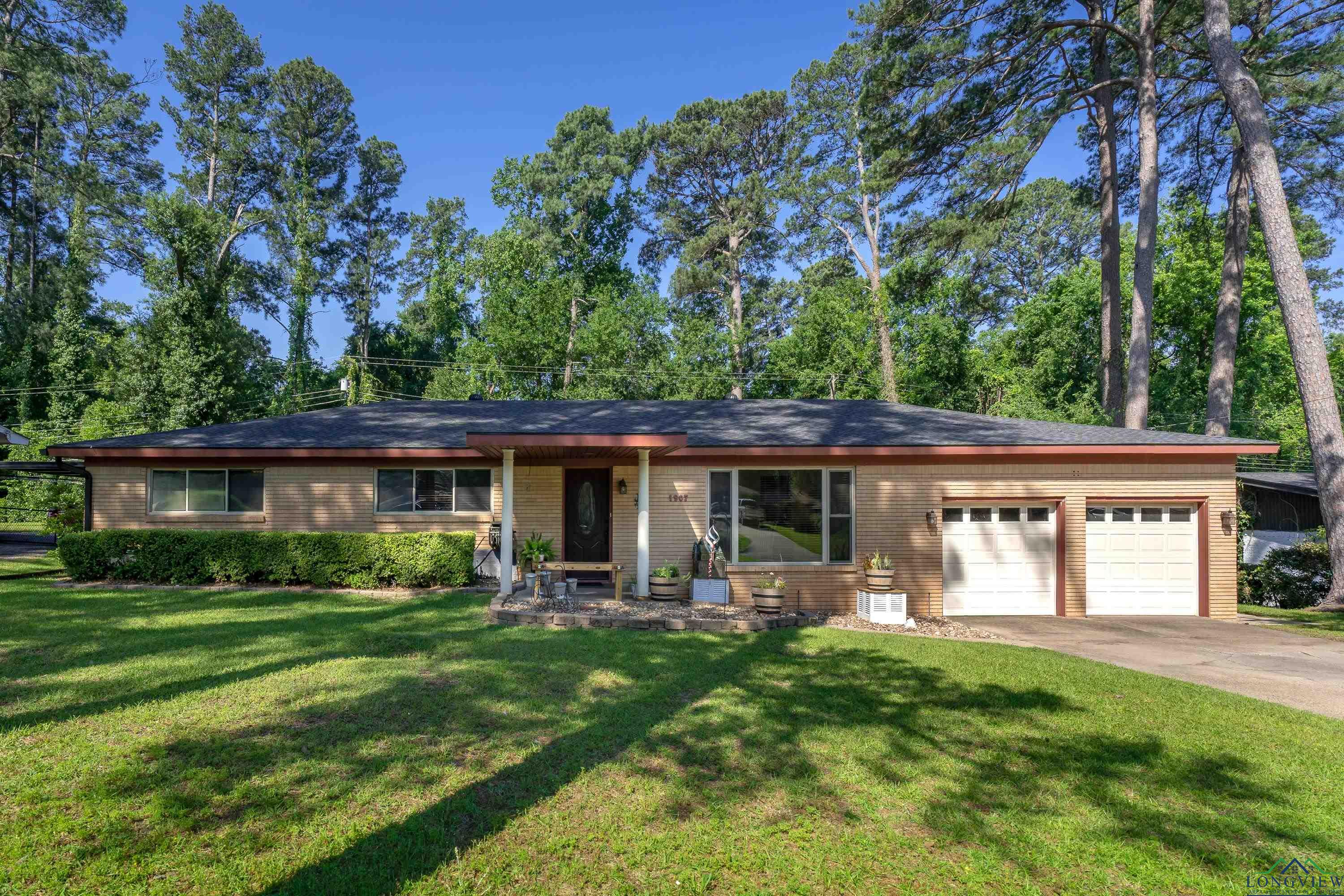 1907 Mary Jane Dr, Longview, Texas image 1