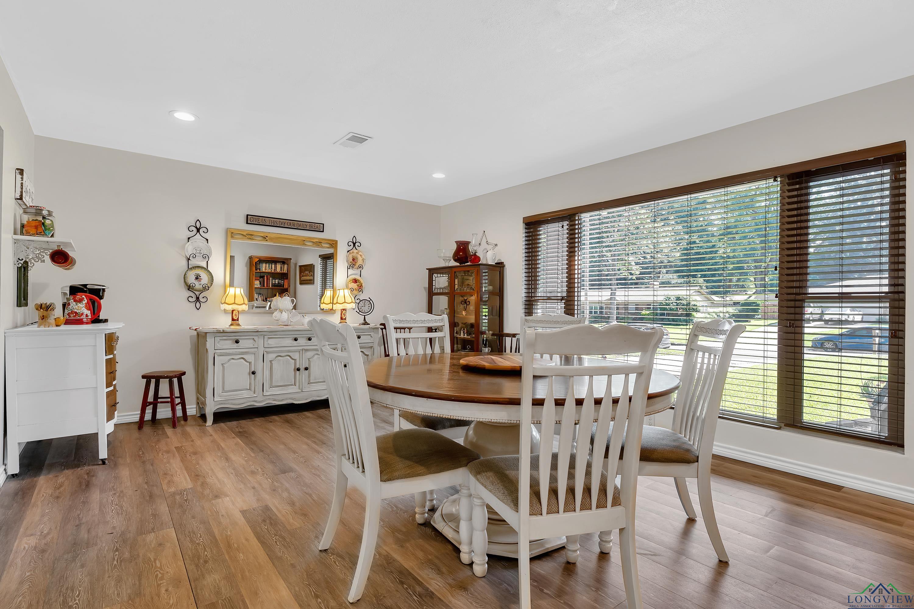 1907 Mary Jane Dr, Longview, Texas image 5
