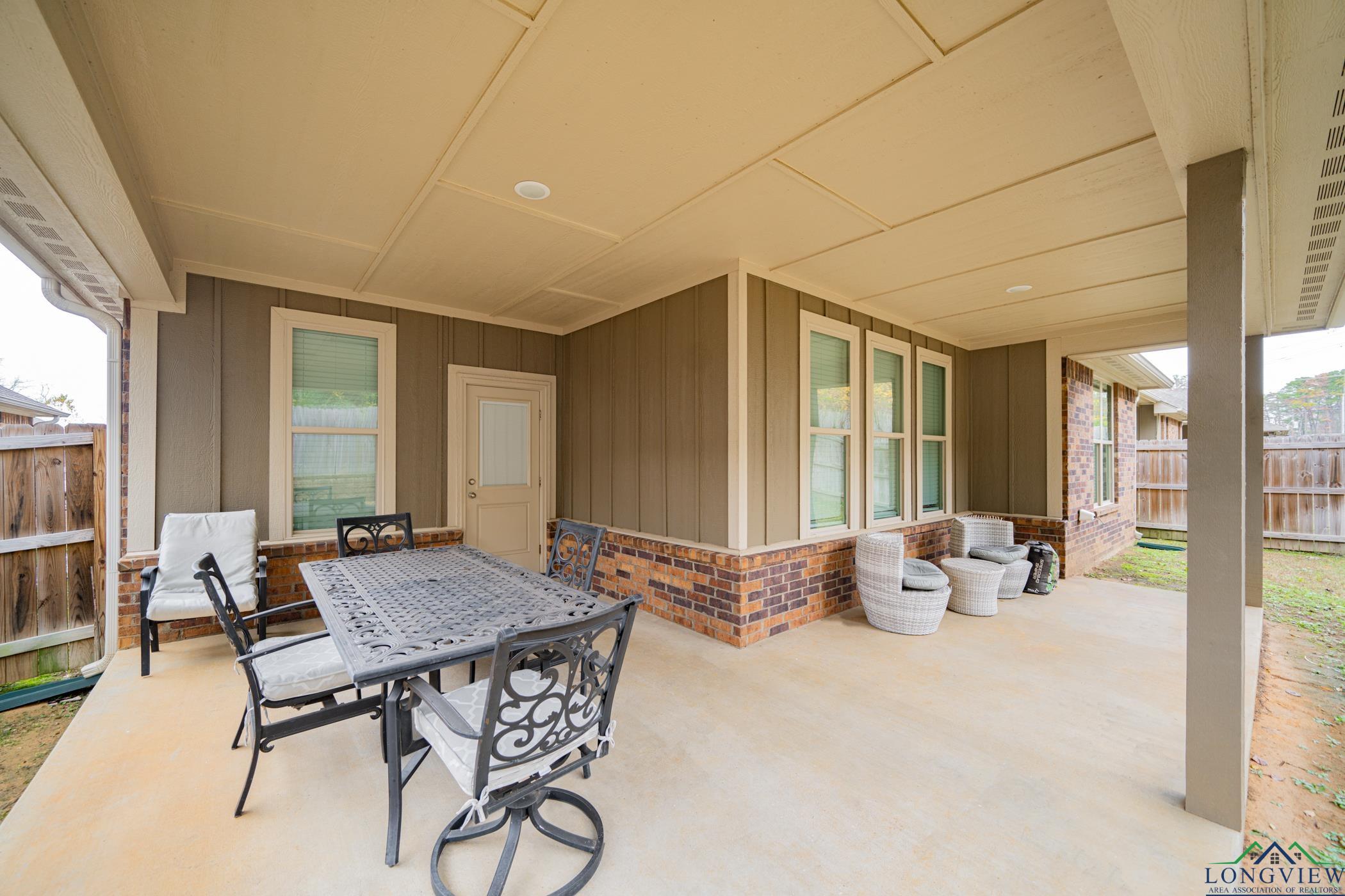 2931 Meadow Brook Trail, Tyler, Texas image 32