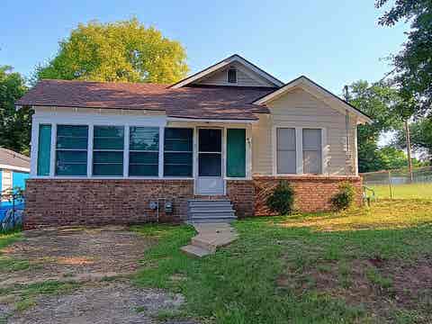 Homes For Sale - 802 Key St<br/> Marshall, TX 75670