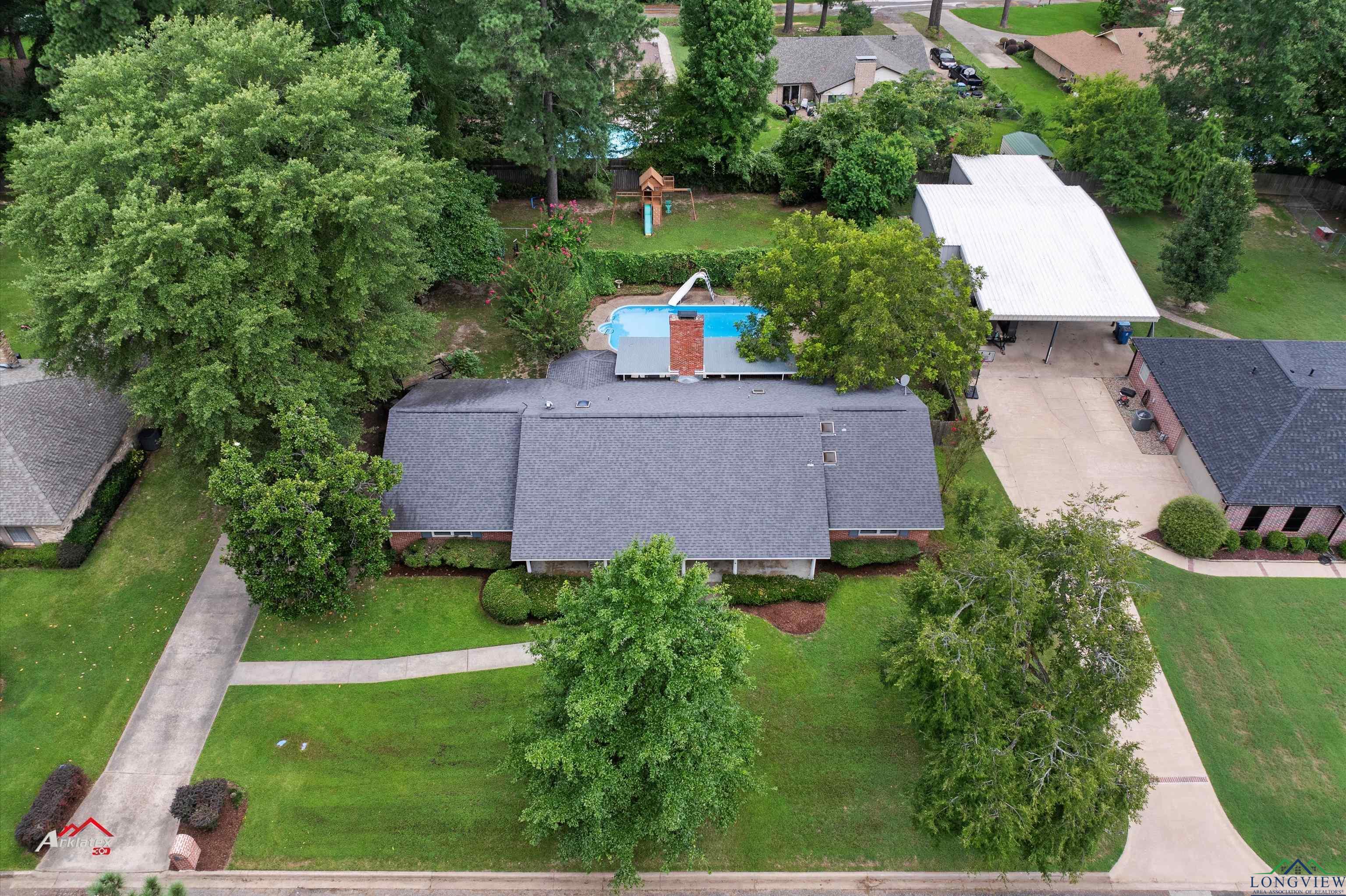 1003 Stuart Ln, Marshall, Texas image 3