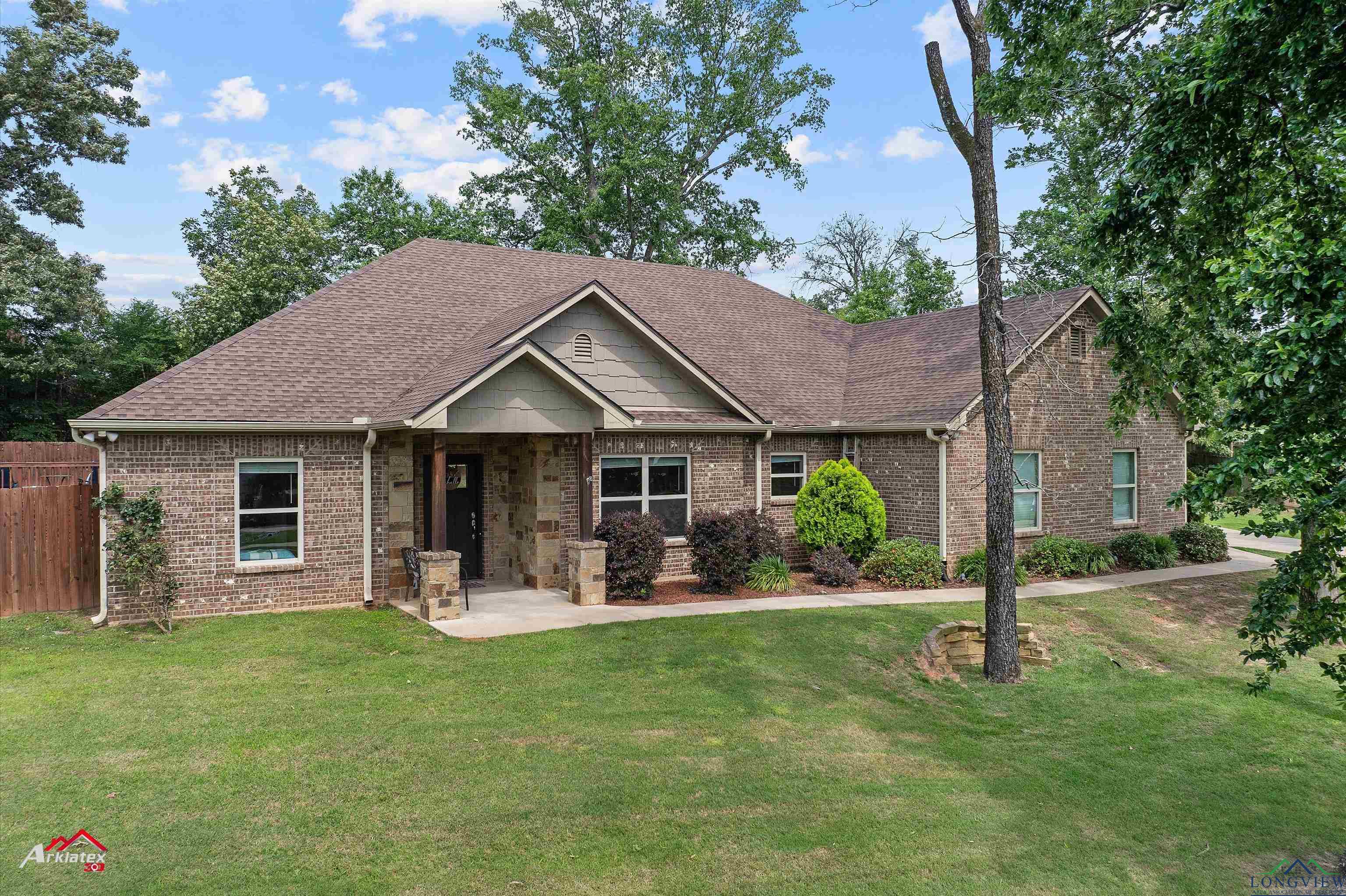 280 Towering Oaks Ln, Longview, Texas image 1