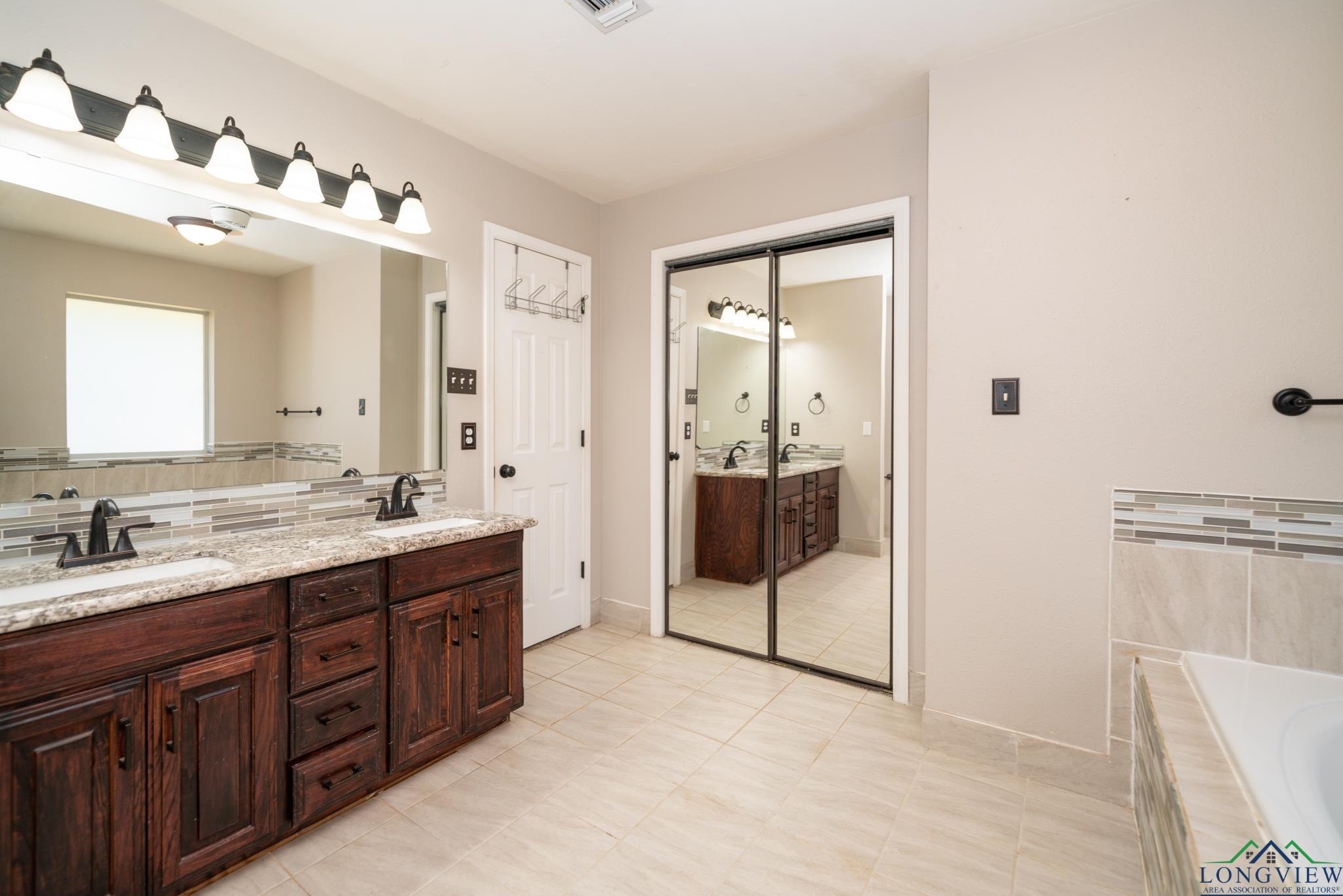 3209 Crenshaw St, Longview, Texas image 18