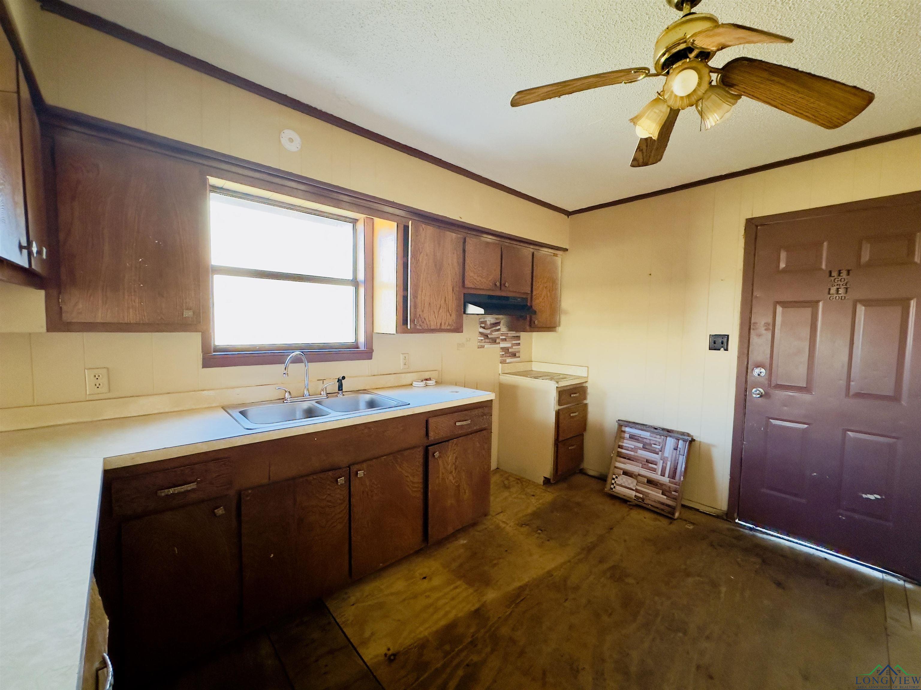 389 W Blackbourn Street, Hawkins, Texas image 14