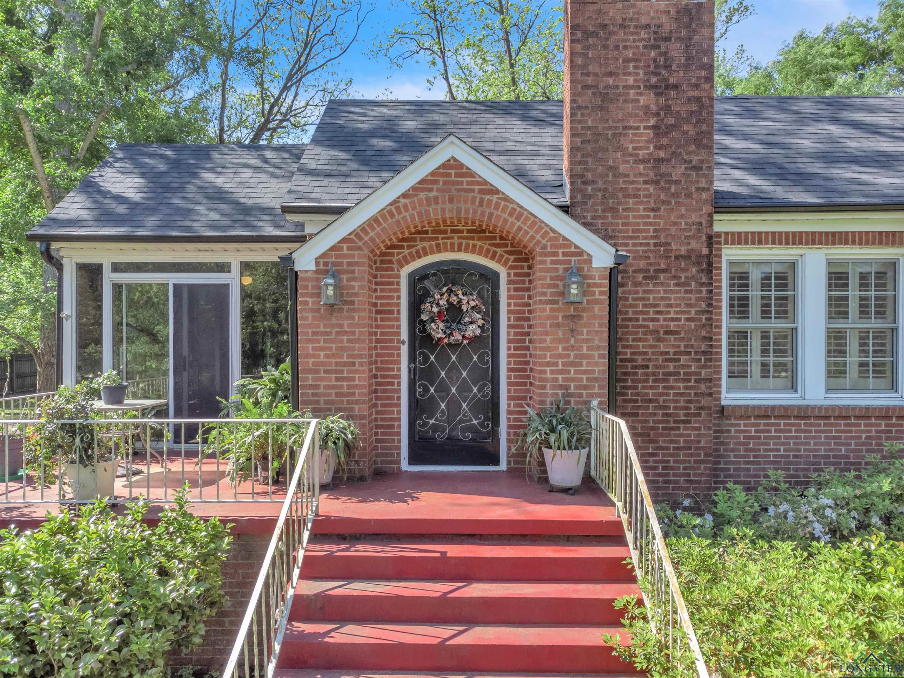 1502 W Pinecrest Dr, Marshall, Texas image 2