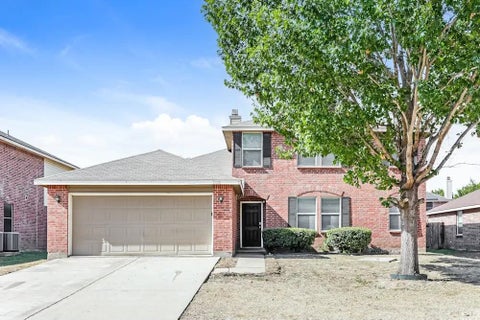 Homes For Rent - 2028 Cap Rock Ln, Ln<br/> Grand Prairie, TX 75052