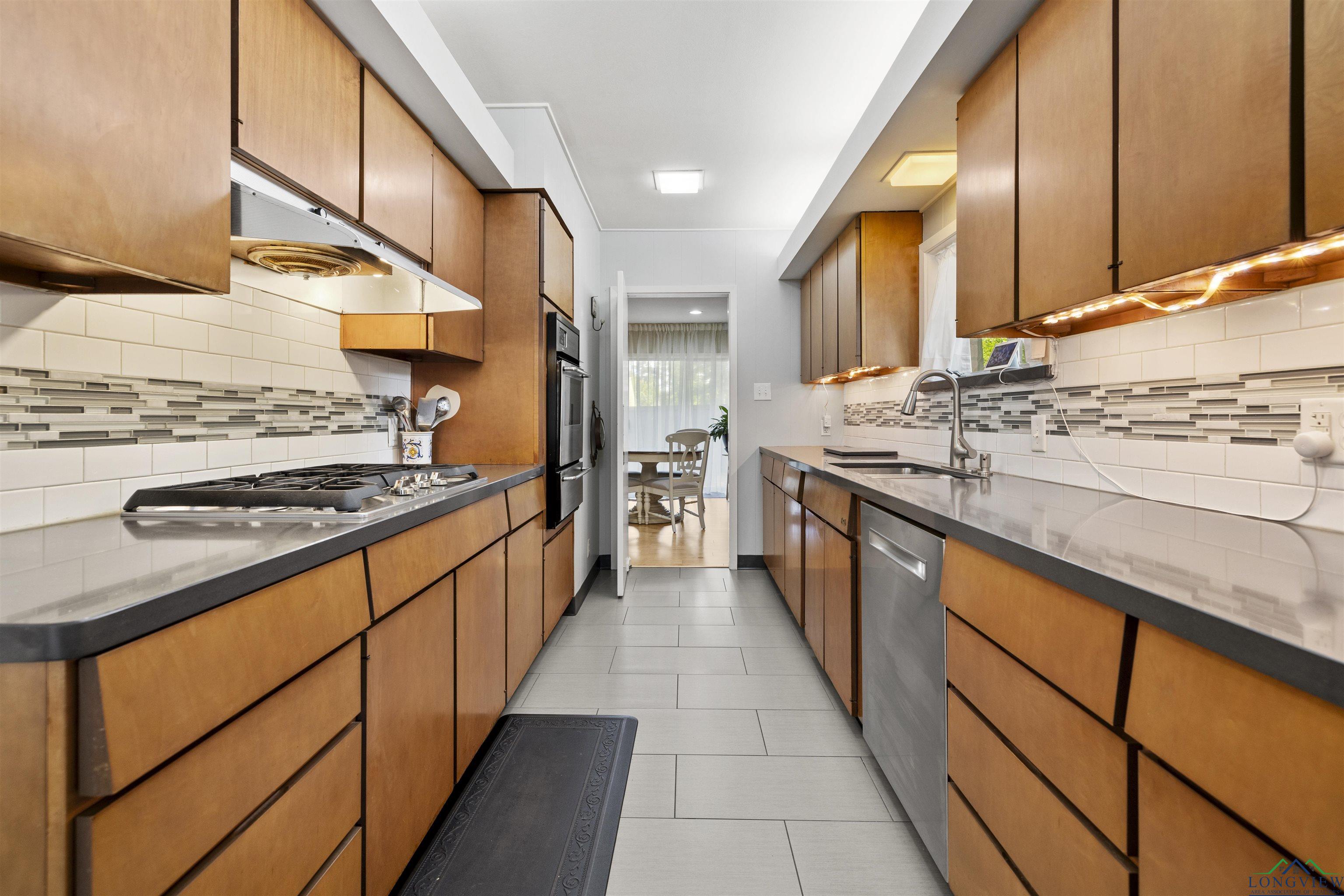 1805 Smallwood Dr, Longview, Texas image 3
