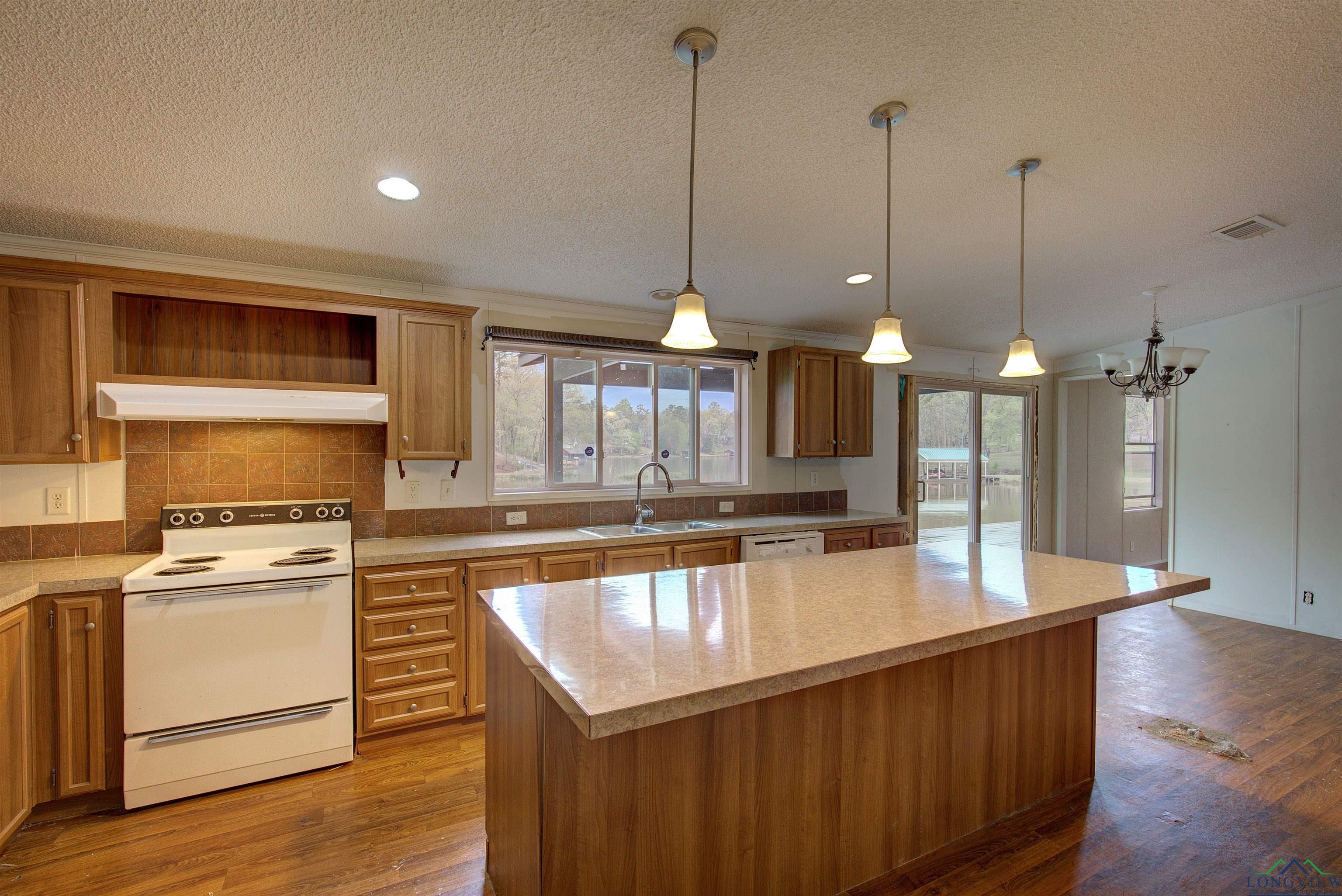 137 Sandy Lake Rd, Scroggins, Texas image 11