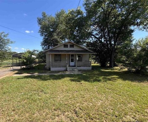 Homes For Sale - 582 E Main St<br/> Van Zandt County, Van, TX 75790