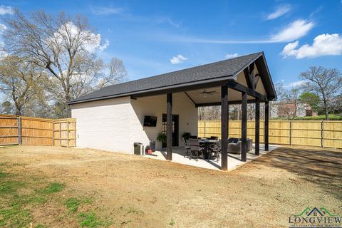 A home in Gladewater