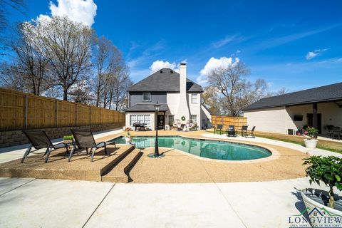 A home in Gladewater