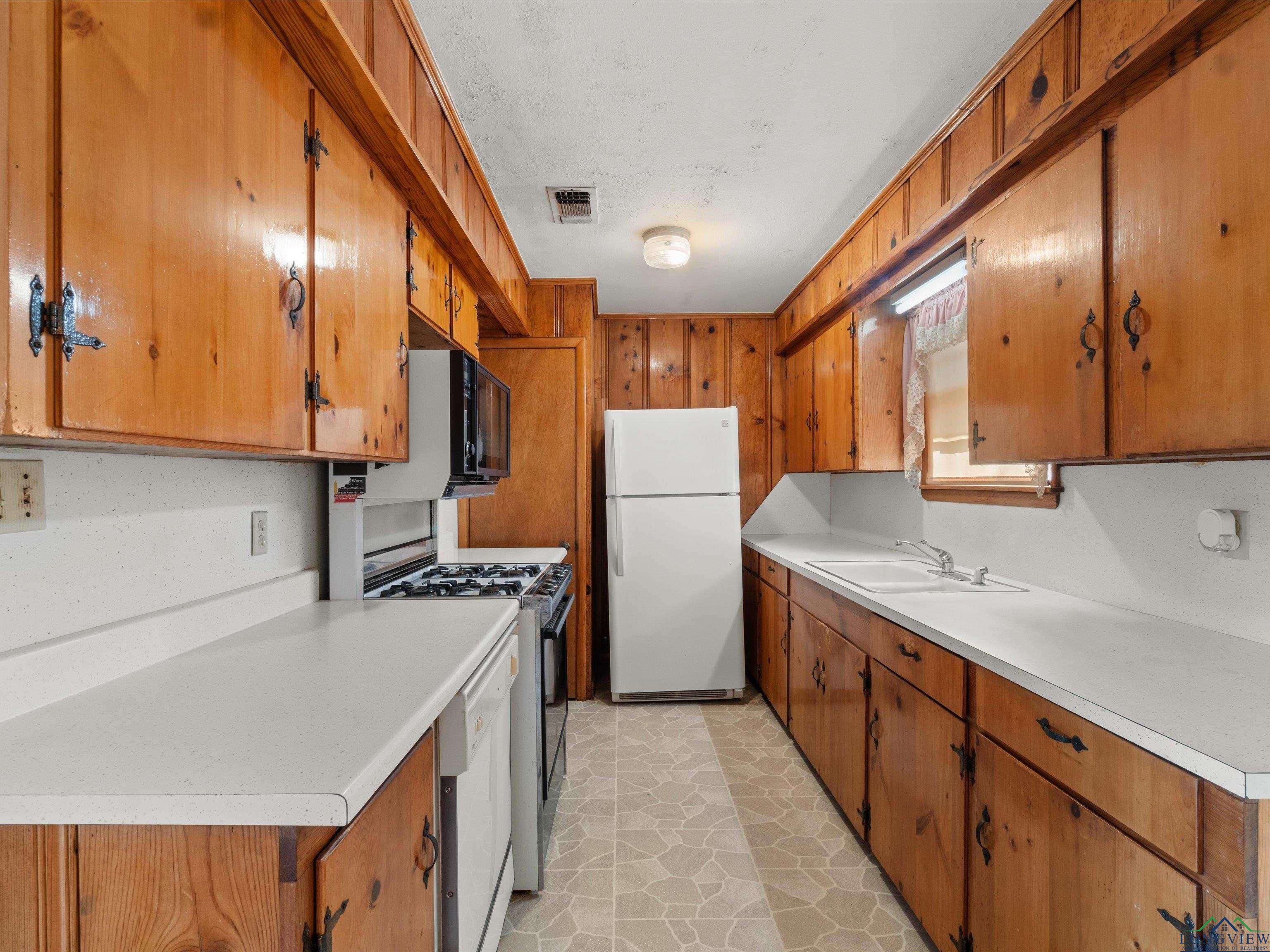 387 W Hwy 49 Avenue, Daingerfield, Texas image 12