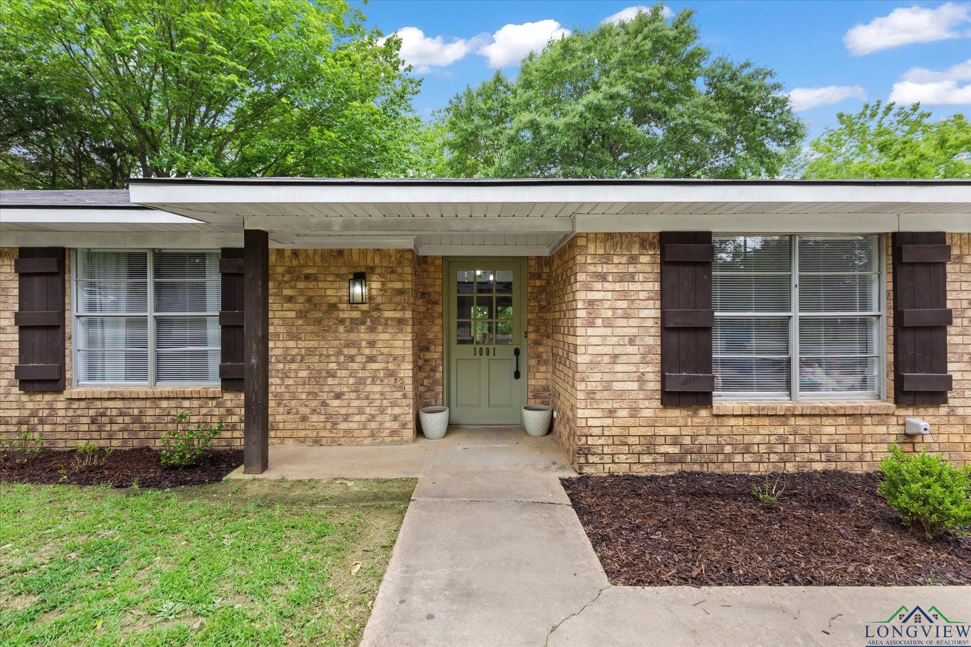 1001 Redbud Dr, White Oak, Texas image 3