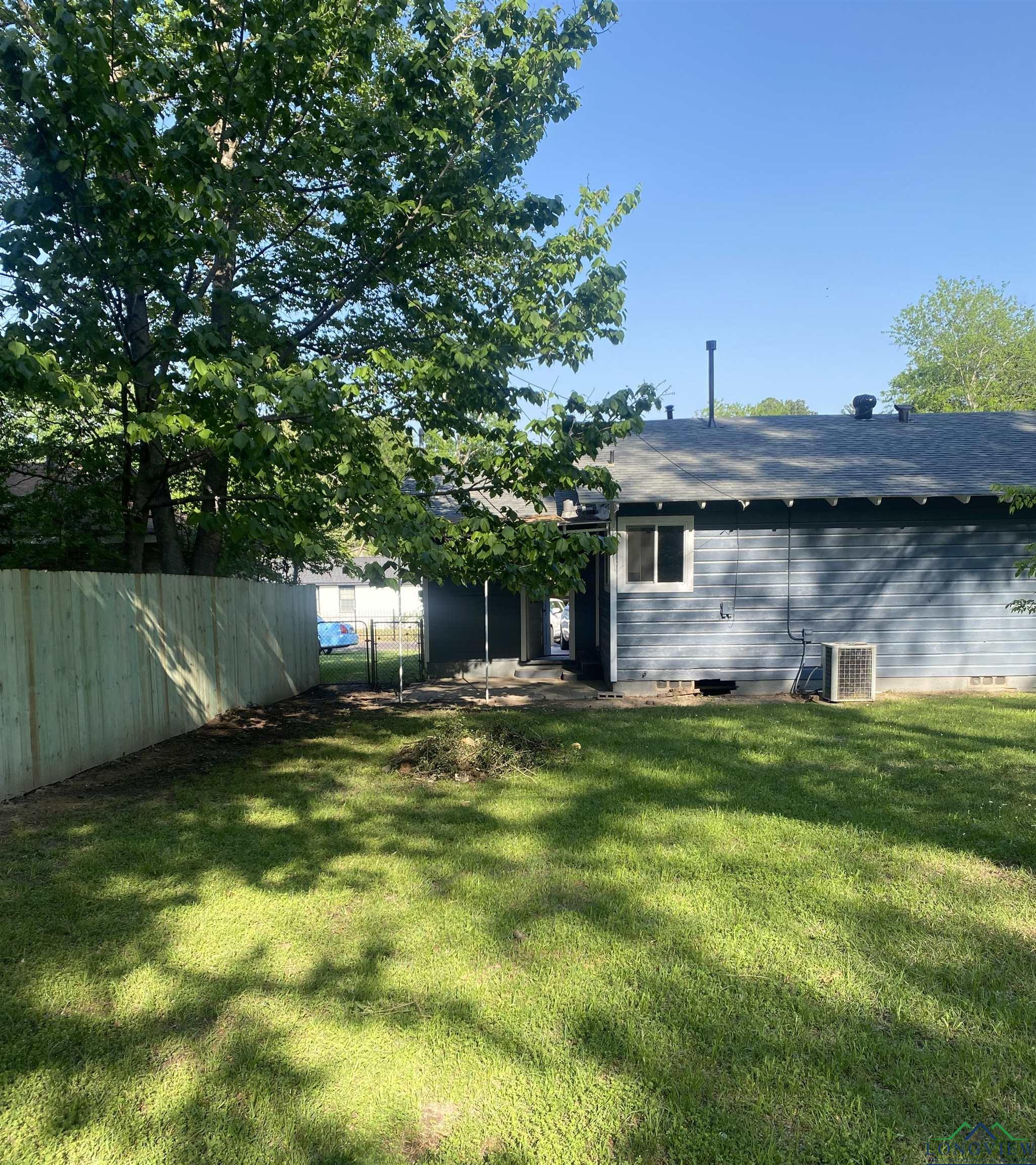 2209 S 13th St, Longview, Texas image 29