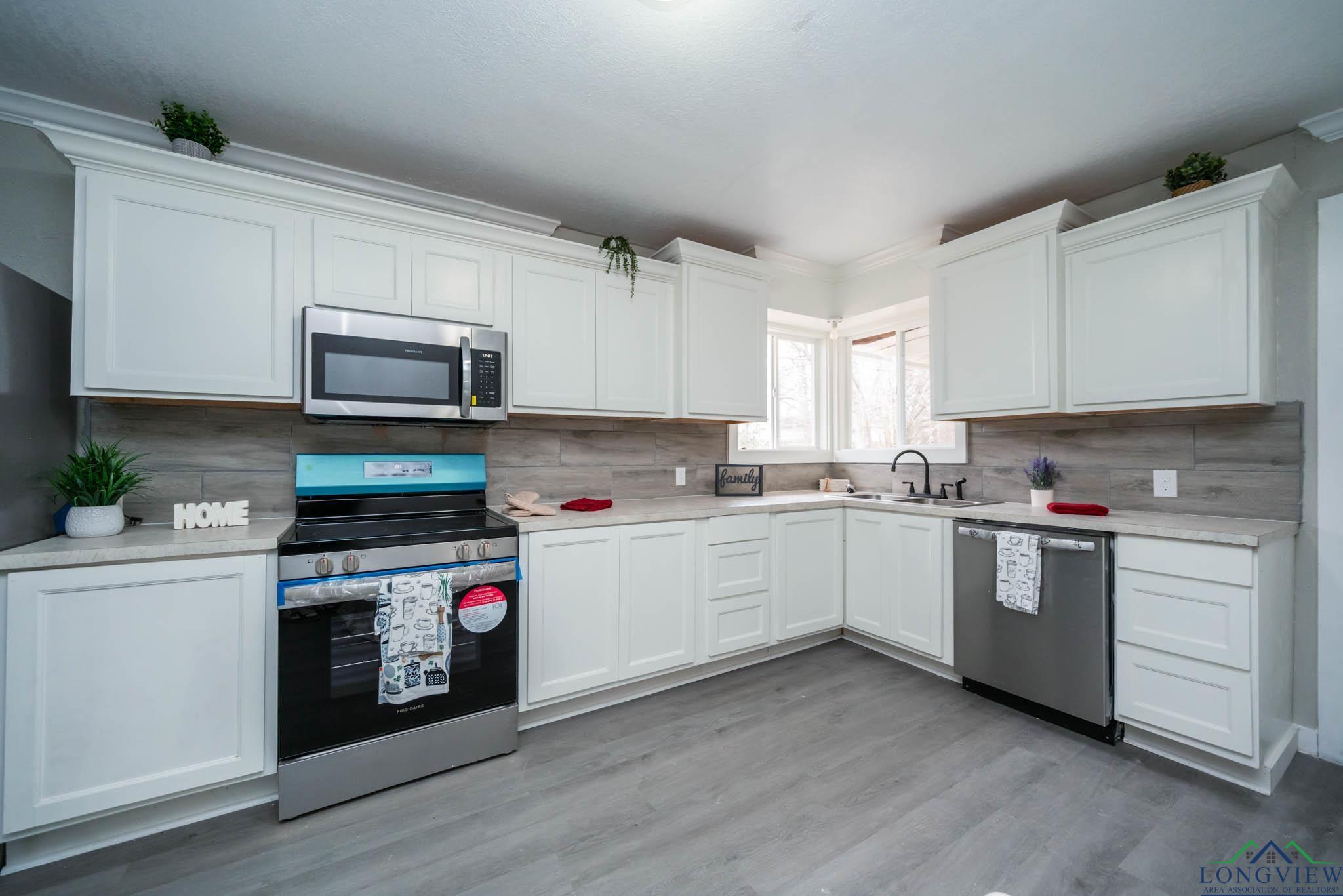 2209 S 13th St, Longview, Texas image 11