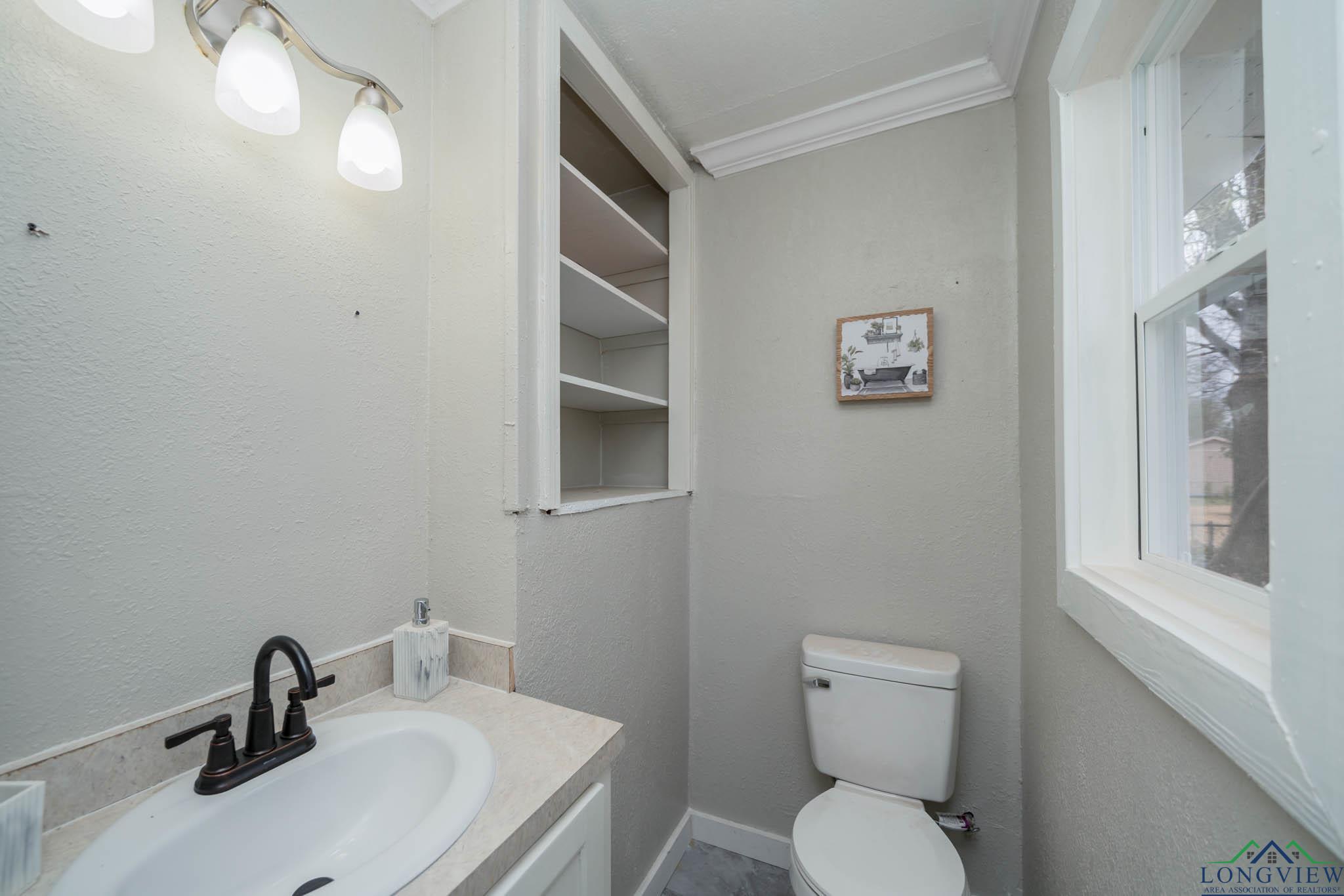 2209 S 13th St, Longview, Texas image 22