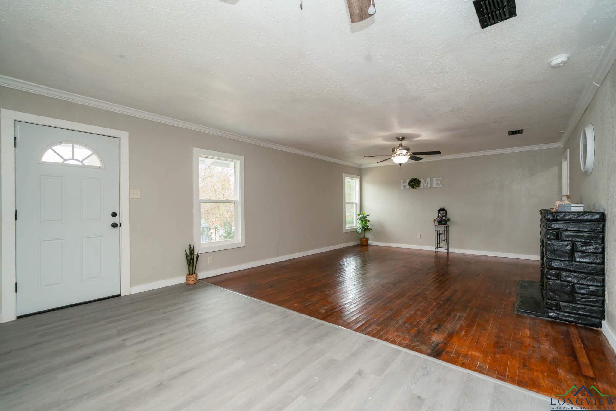 2209 S 13th St, Longview, Texas image 8