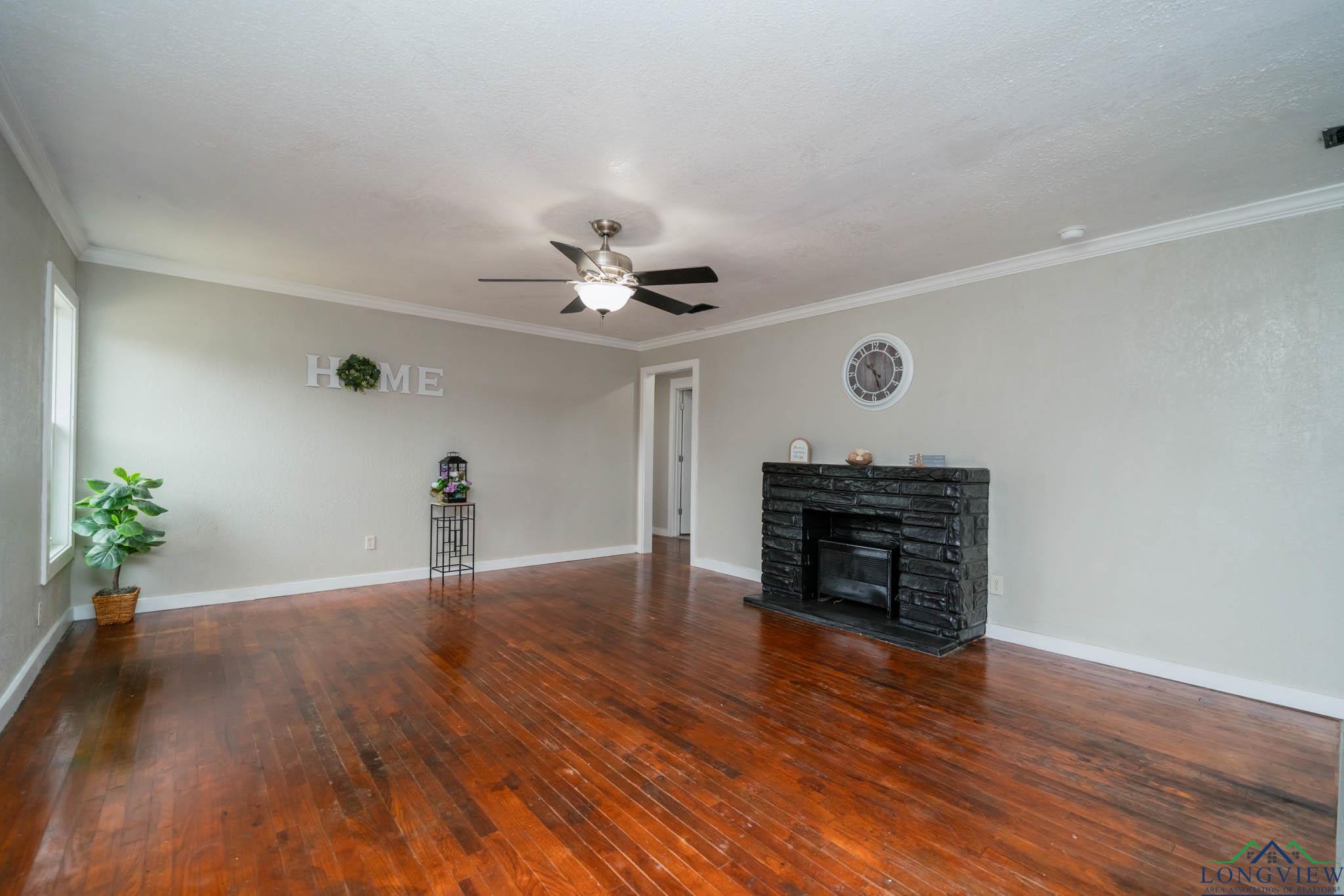 2209 S 13th St, Longview, Texas image 6