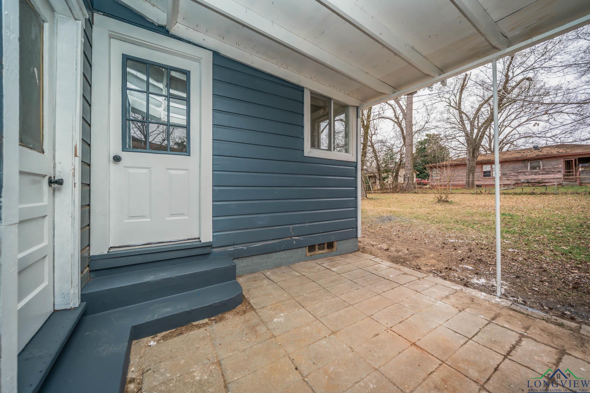 2209 S 13th St, Longview, Texas image 23